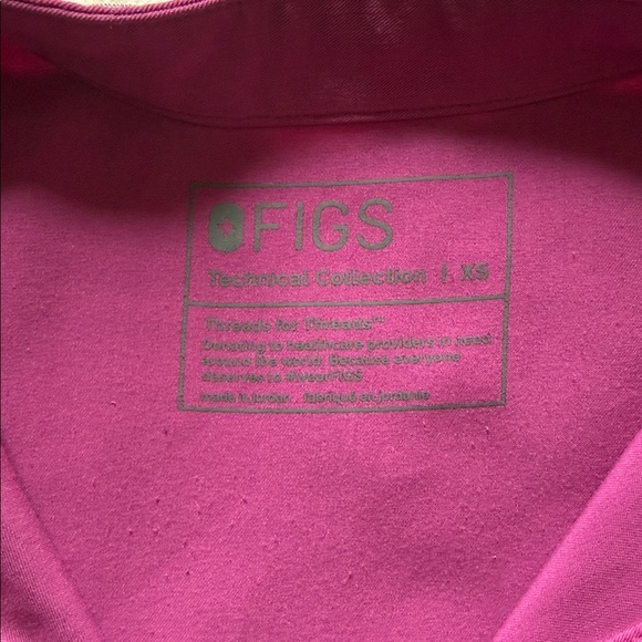 FIGS Bright Fuchsia Scrub Set - Picture 3 of 6